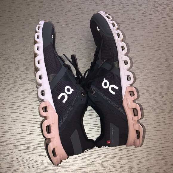 On Running Shoes - On running Shoes Size 6